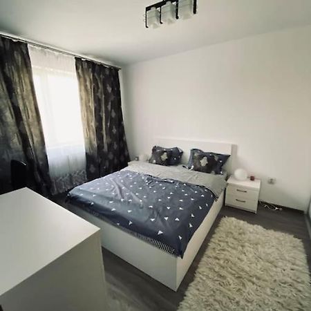 Apartament 2 Camere Modern Si Confortabil Giroc Экстерьер фото